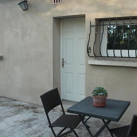 Chambre Privee Avec Parking Nimes Ngoại thất bức ảnh