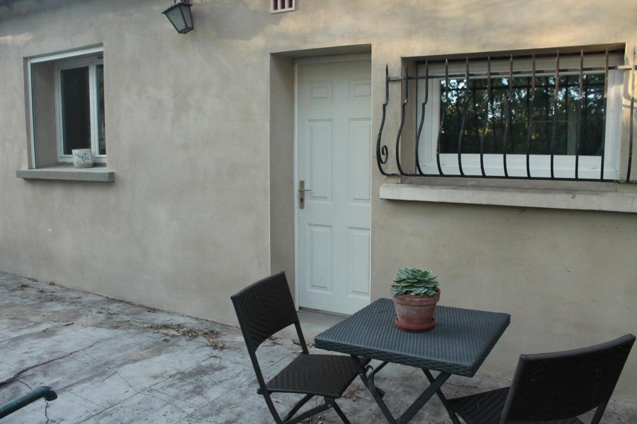 Chambre Privee Avec Parking Nimes Ngoại thất bức ảnh