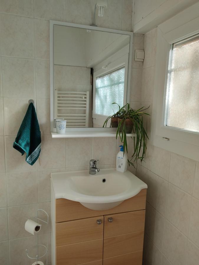 Chambre Privee Avec Parking Nimes Ngoại thất bức ảnh